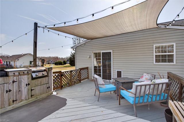 102 Kings Point AVE, Smithfield, VA 23430