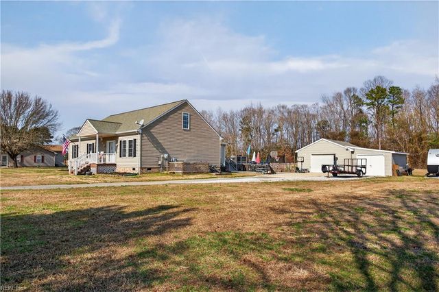 102 Kings Point AVE, Smithfield, VA 23430