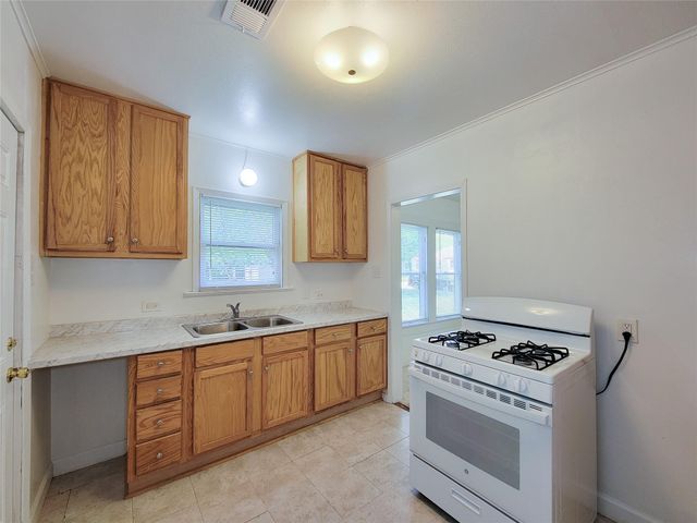 7818 Dixie Drive, Houston, TX 77087