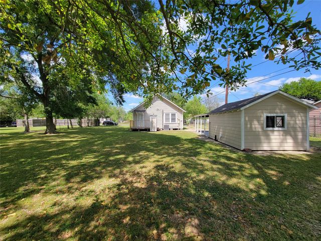 7818 Dixie Drive, Houston, TX 77087