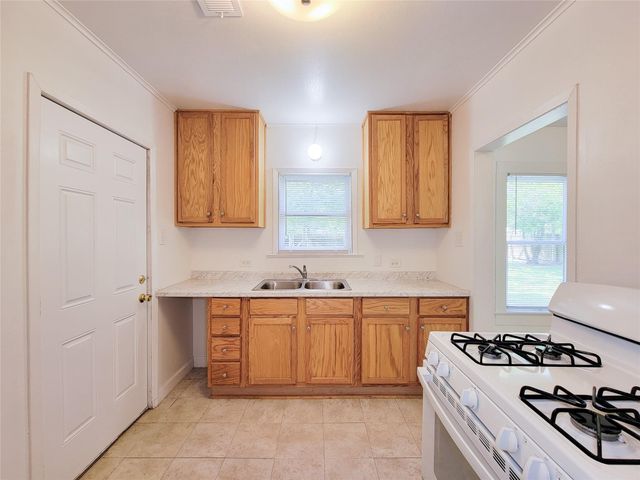 7818 Dixie Drive, Houston, TX 77087