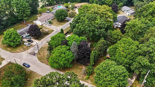 507 Floral Drive, Belding, MI 48809