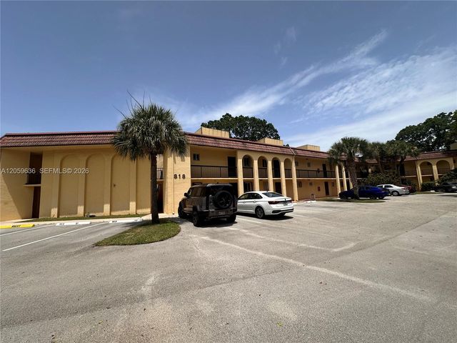 818 SW 9th Street Cir 203, Boca Raton, FL 33486