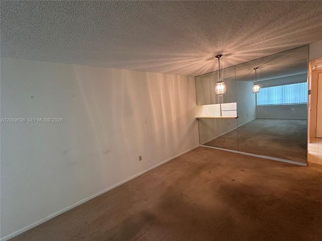 818 SW 9th Street Cir 203, Boca Raton, FL 33486