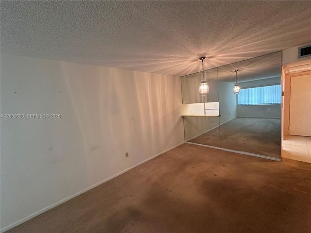 818 SW 9th Street Cir 203, Boca Raton, FL 33486