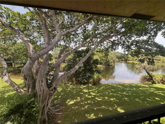 818 SW 9th Street Cir 203, Boca Raton, FL 33486