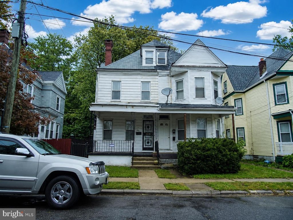 30 CUMBERLAND AVE, Trenton, NJ 08618