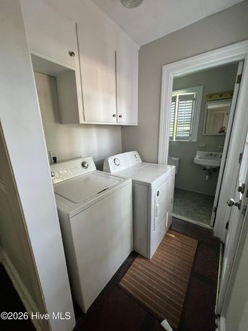 901 SE Greenville Boulevard, Greenville, NC 27858