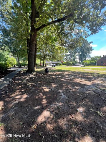 901 SE Greenville Boulevard, Greenville, NC 27858