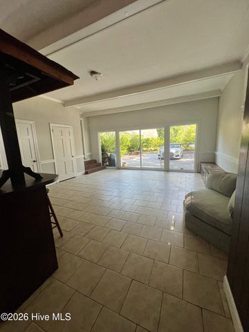 901 SE Greenville Boulevard, Greenville, NC 27858