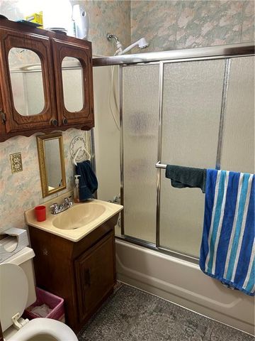 1300 Cherokee Street, Leavenworth, KS 66048