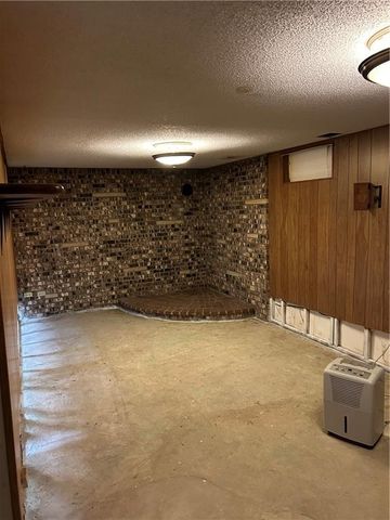 1300 Cherokee Street, Leavenworth, KS 66048