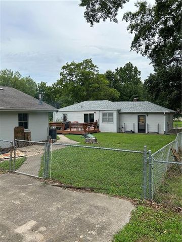 1300 Cherokee Street, Leavenworth, KS 66048