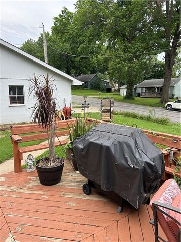 1300 Cherokee Street, Leavenworth, KS 66048