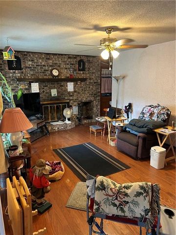 1300 Cherokee Street, Leavenworth, KS 66048