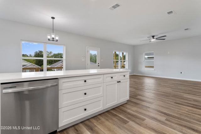 10074 Byrd Avenue, D'iberville, MS 39540