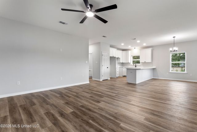 10074 Byrd Avenue, D'iberville, MS 39540