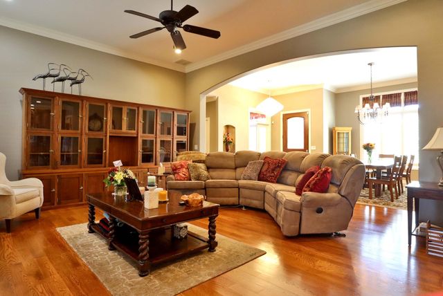 905 W Rufina Court, Nixa, MO 65714