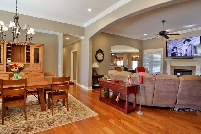 905 W Rufina Court, Nixa, MO 65714