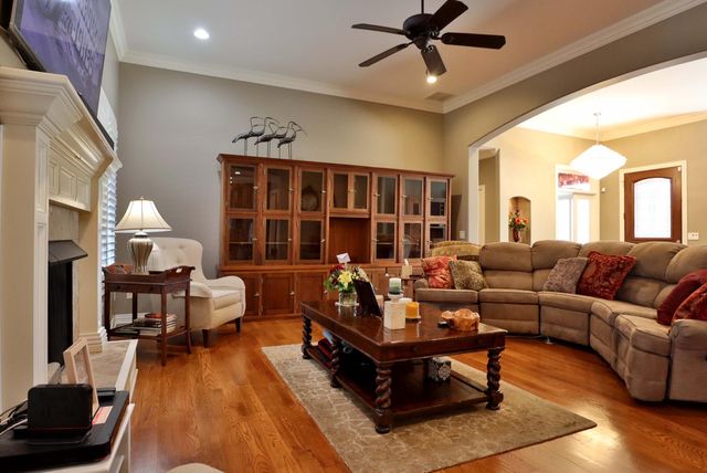 905 W Rufina Court, Nixa, MO 65714
