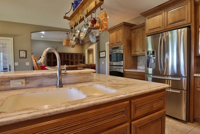 905 W Rufina Court, Nixa, MO 65714