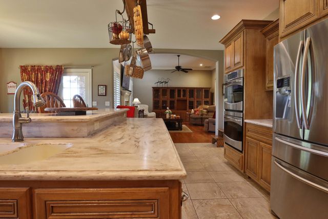 905 W Rufina Court, Nixa, MO 65714