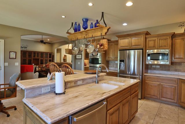 905 W Rufina Court, Nixa, MO 65714