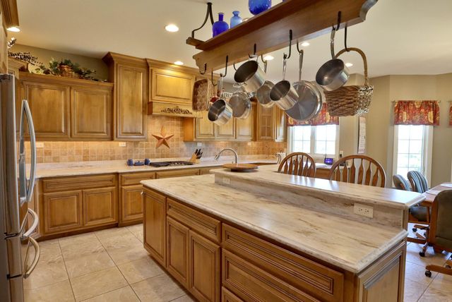 905 W Rufina Court, Nixa, MO 65714