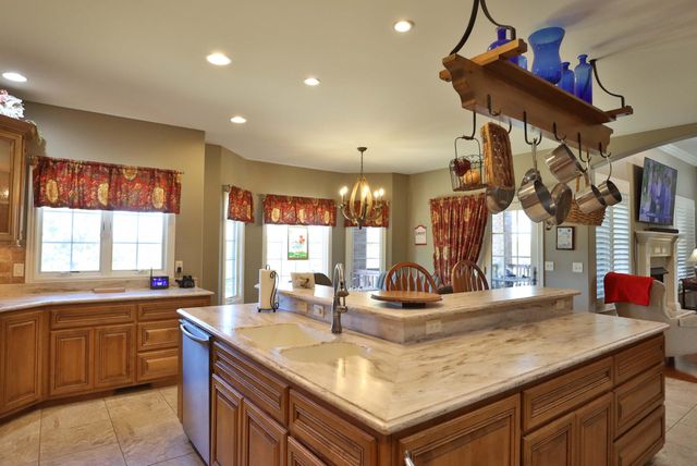 905 W Rufina Court, Nixa, MO 65714