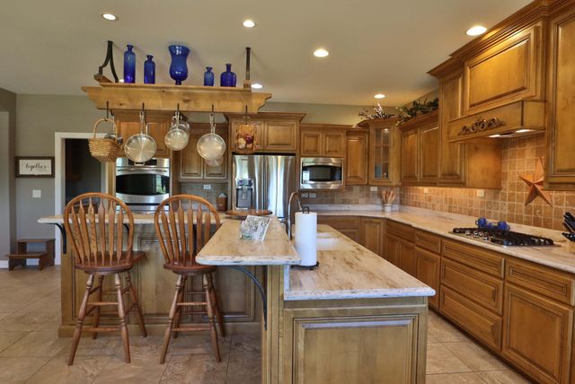 905 W Rufina Court, Nixa, MO 65714