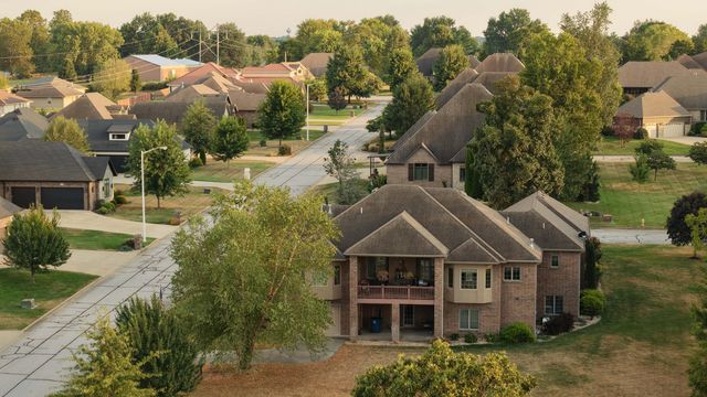 905 W Rufina Court, Nixa, MO 65714