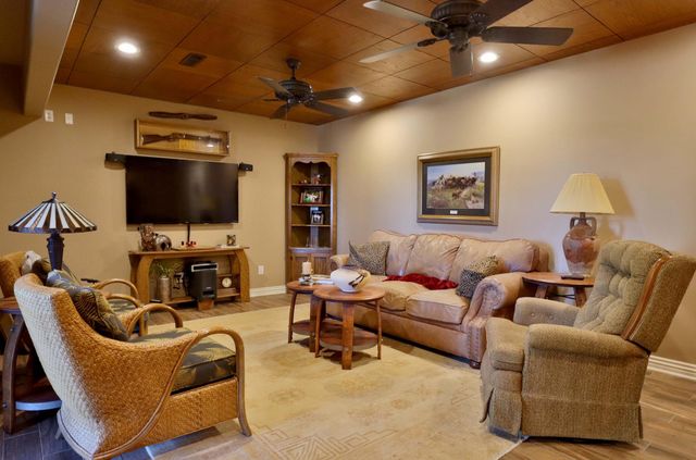 905 W Rufina Court, Nixa, MO 65714