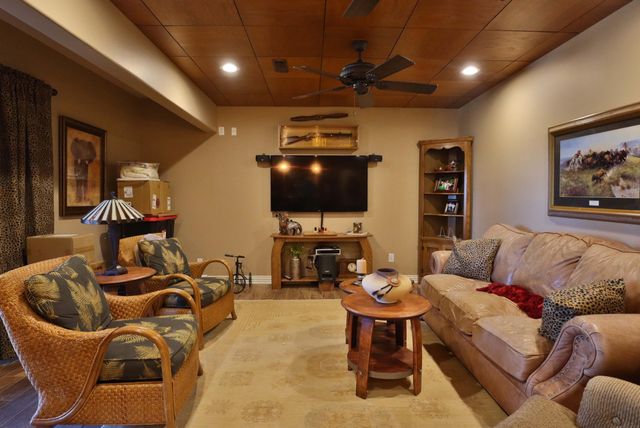 905 W Rufina Court, Nixa, MO 65714