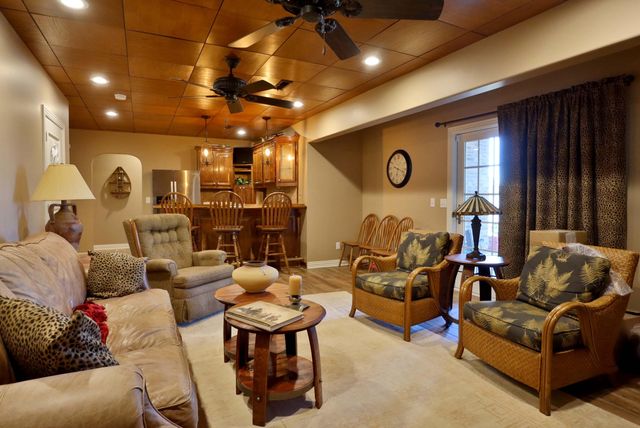 905 W Rufina Court, Nixa, MO 65714