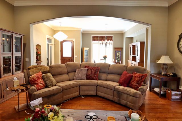 905 W Rufina Court, Nixa, MO 65714