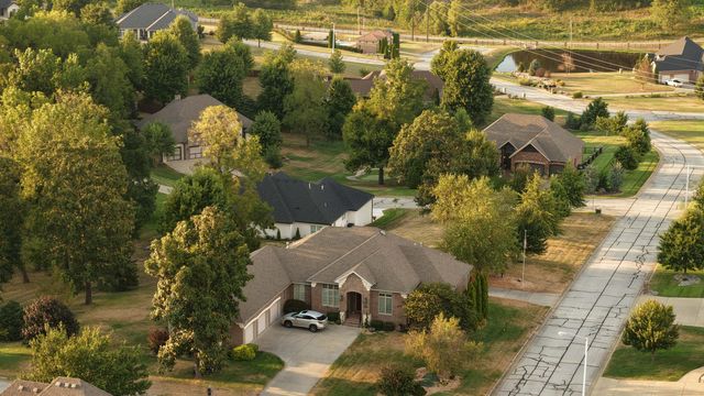 905 W Rufina Court, Nixa, MO 65714