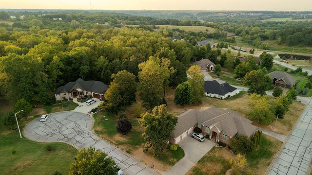 905 W Rufina Court, Nixa, MO 65714