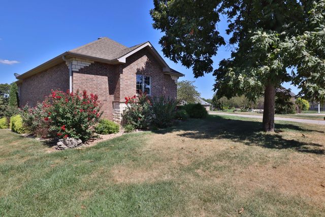 905 W Rufina Court, Nixa, MO 65714