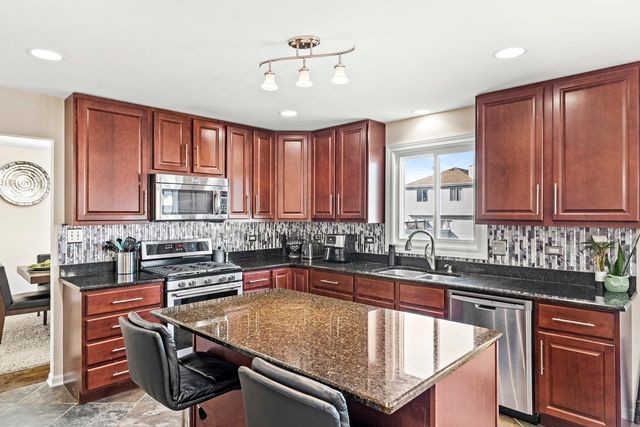 18140 Crystal Lane, Lansing, IL 60438