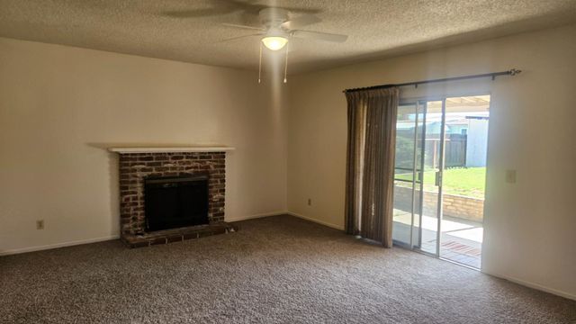 92 W Gettysburg Avenue, Clovis, CA 93612