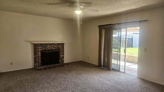 92 W Gettysburg Avenue, Clovis, CA 93612