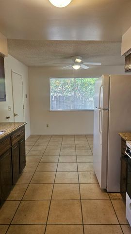 92 W Gettysburg Avenue, Clovis, CA 93612