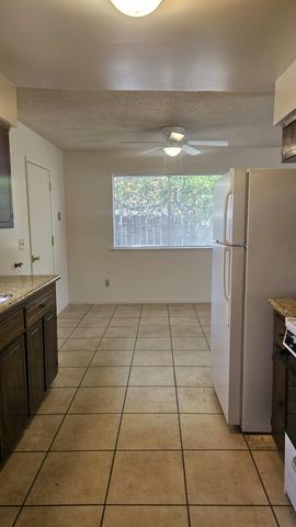 92 W Gettysburg Avenue, Clovis, CA 93612