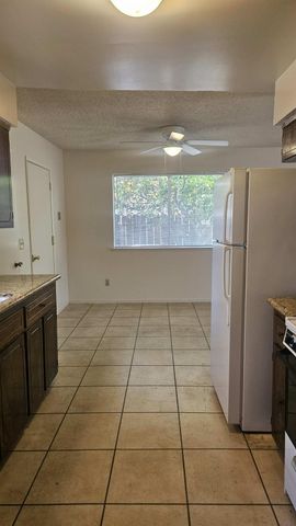 92 W Gettysburg Avenue, Clovis, CA 93612