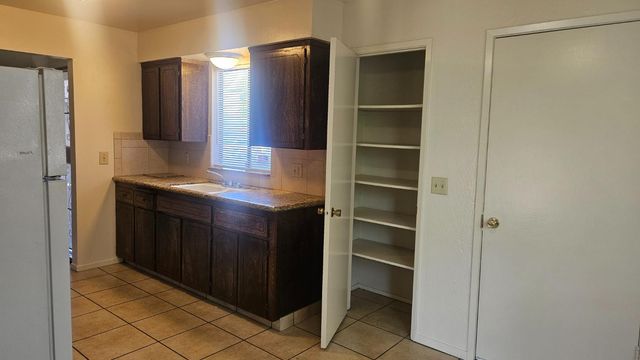 92 W Gettysburg Avenue, Clovis, CA 93612