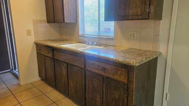 92 W Gettysburg Avenue, Clovis, CA 93612