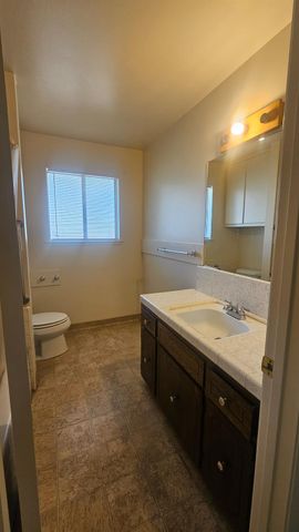 92 W Gettysburg Avenue, Clovis, CA 93612