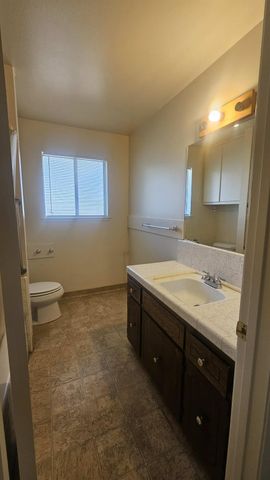 92 W Gettysburg Avenue, Clovis, CA 93612