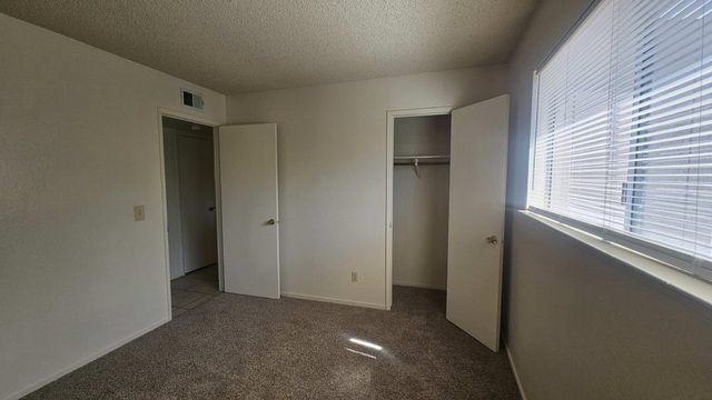 92 W Gettysburg Avenue, Clovis, CA 93612