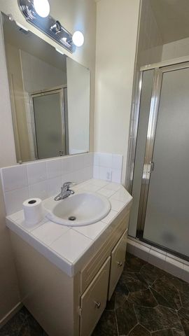 92 W Gettysburg Avenue, Clovis, CA 93612